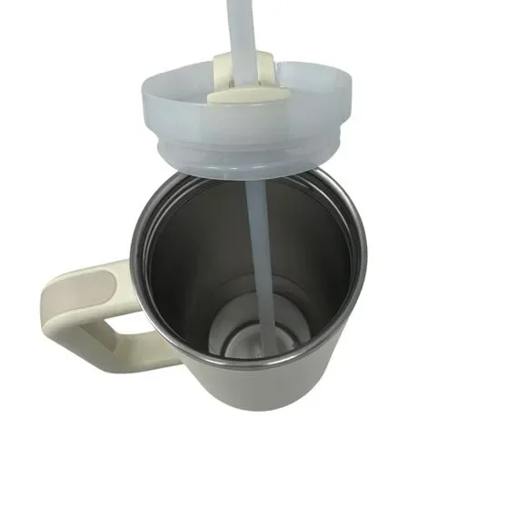 STANLEY EXCLUSIVE THE QUENCHER CUP TUMBLER ONE 40 OZ CREAM WHITE - Picture 4 of 5